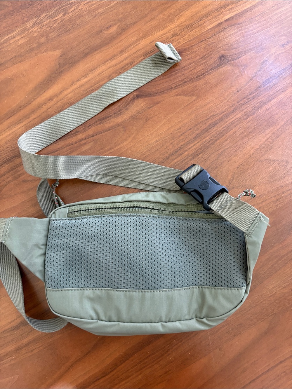 Fjallraven HIGH COAST HIP PACK
EVERYDAY OUTDOOR Green New w/o tags! - Picture 9 of 10
